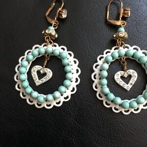 Vintage Betsy Johnson Drop Earrings, length about 2.5”. Condition is Pre-owned